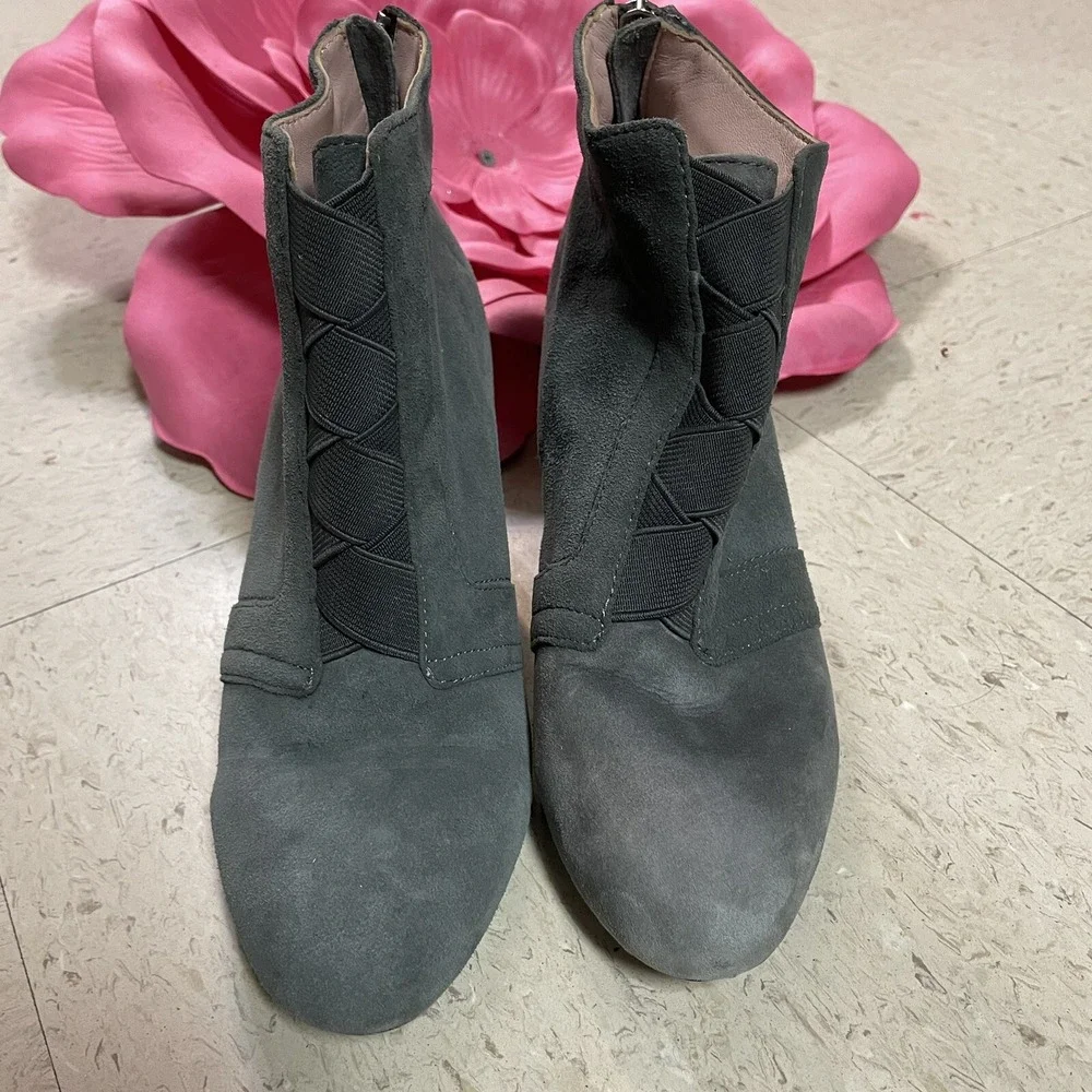 TARYN ROSE Womens Size 6M Kamer Gray Wedge Ankle Booties‎ Boots